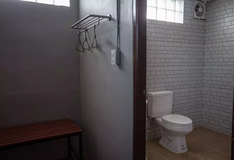 Baan Chang Hotel & Coffee House