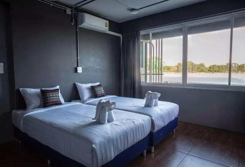 Baan Chang Hotel & Coffee House