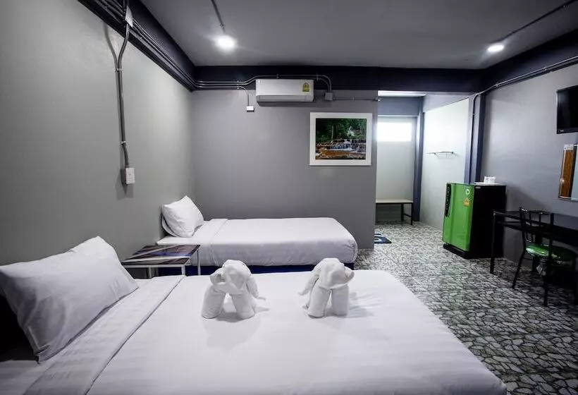 Baan Chang Hotel & Coffee House