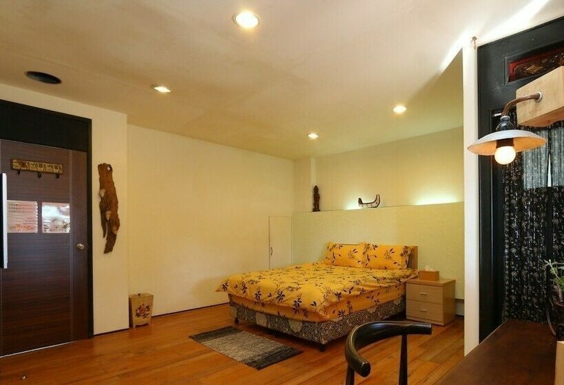 تختخواب و صبحانه Ho Shan Years