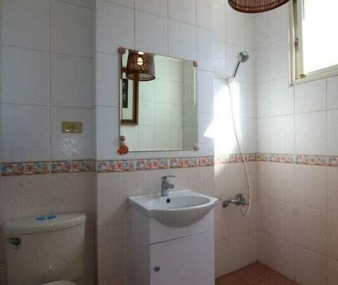 تختخواب و صبحانه Ho Shan Years