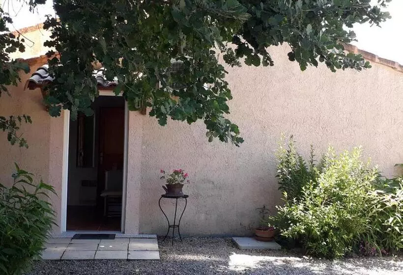 ベッドアンドブレックファースト La Colombe