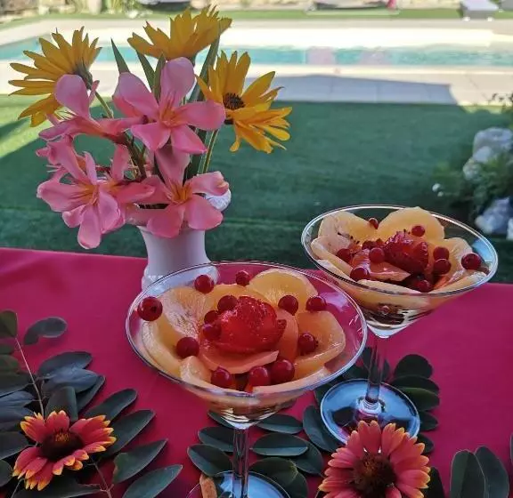 ベッドアンドブレックファースト La Colombe