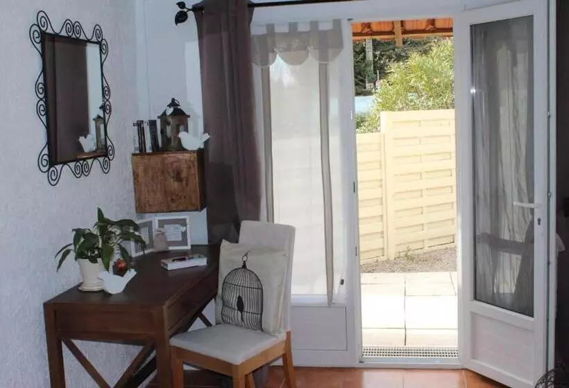 ベッドアンドブレックファースト La Colombe