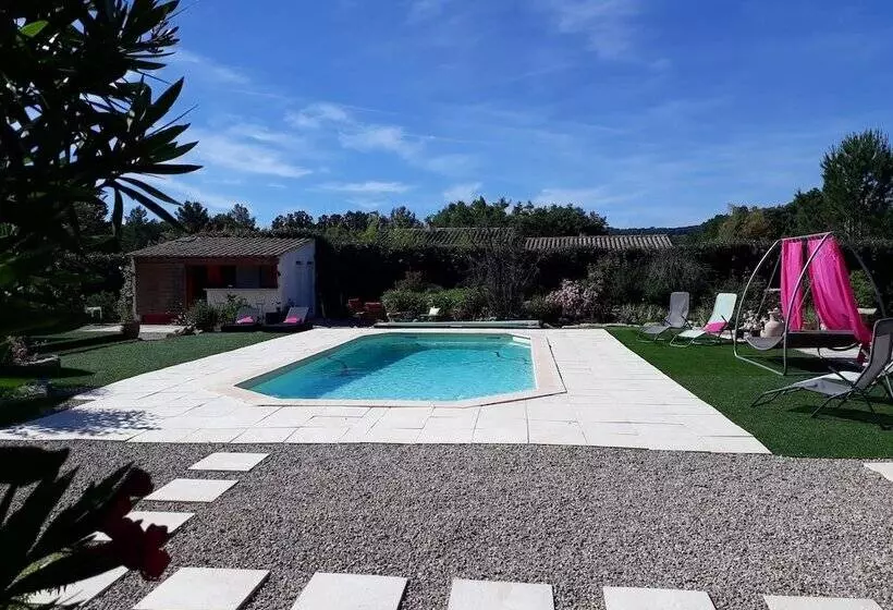 ベッドアンドブレックファースト La Colombe