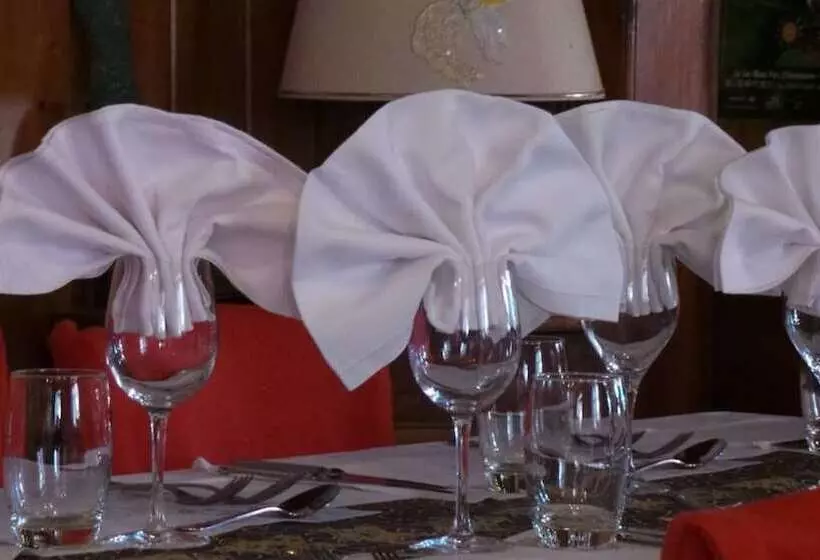 簡易ホテル Auberge De La Canardière