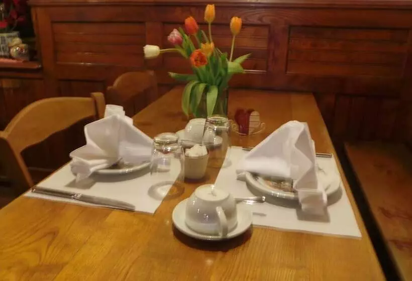 簡易ホテル Auberge De La Canardière