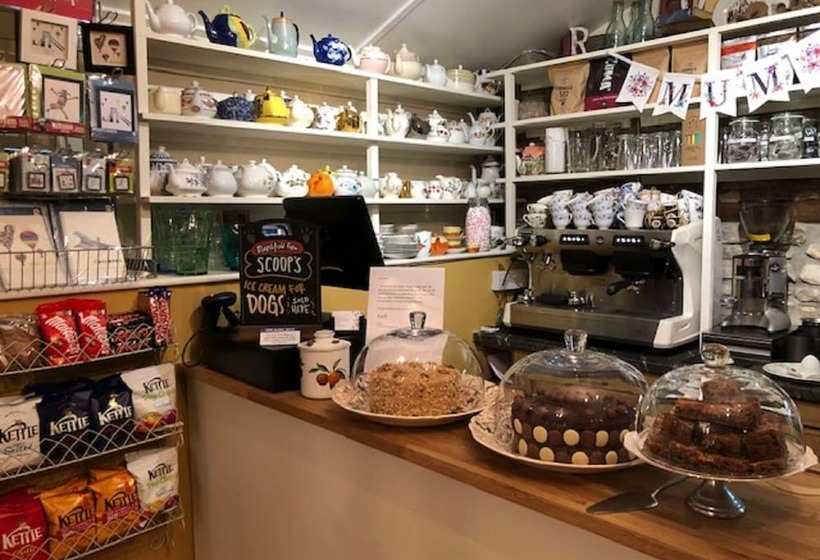 Хостел Rose And Crown Bath