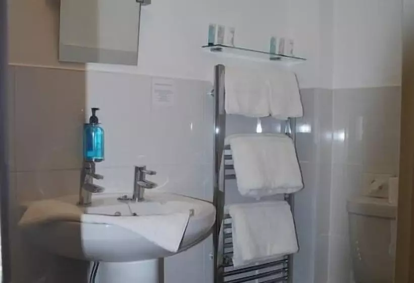 مسافرخانه Rose And Crown Bath