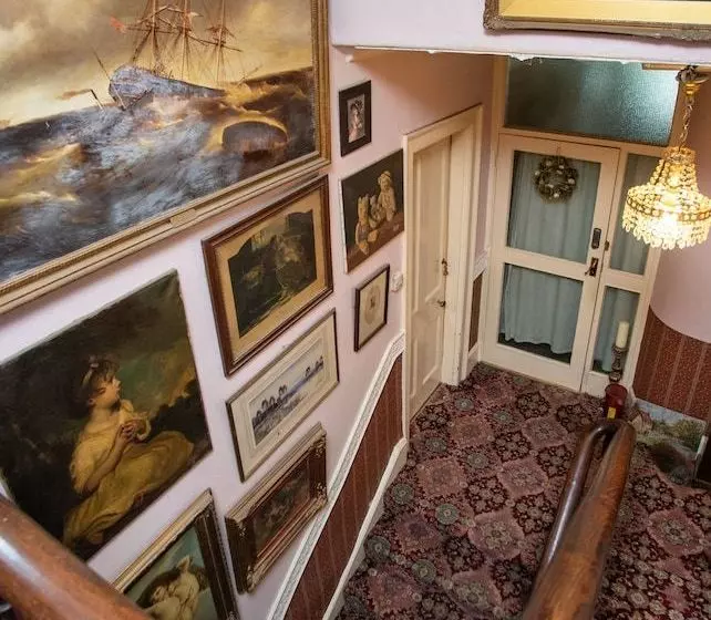 Hostelli The Ostrich