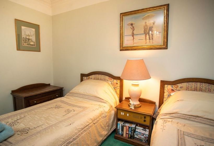 簡易ホテル The Ostrich