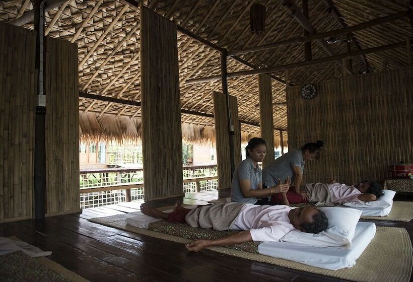 酒店 Baantonlamphu Pakpra