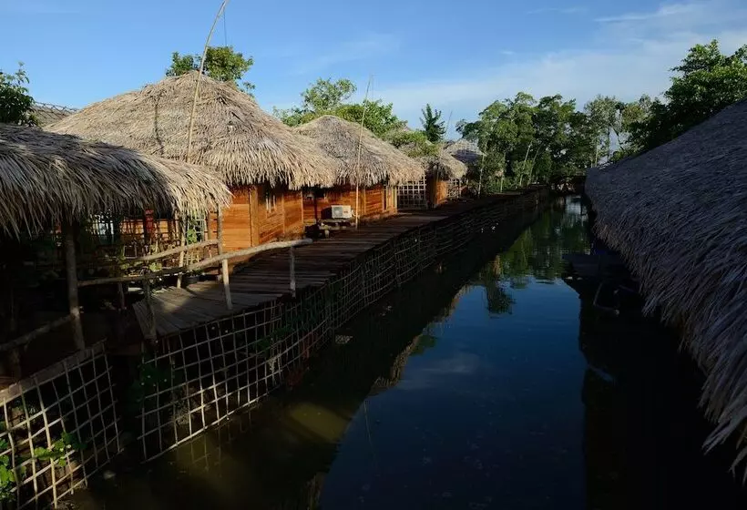 Hotelli Baantonlamphu Pakpra