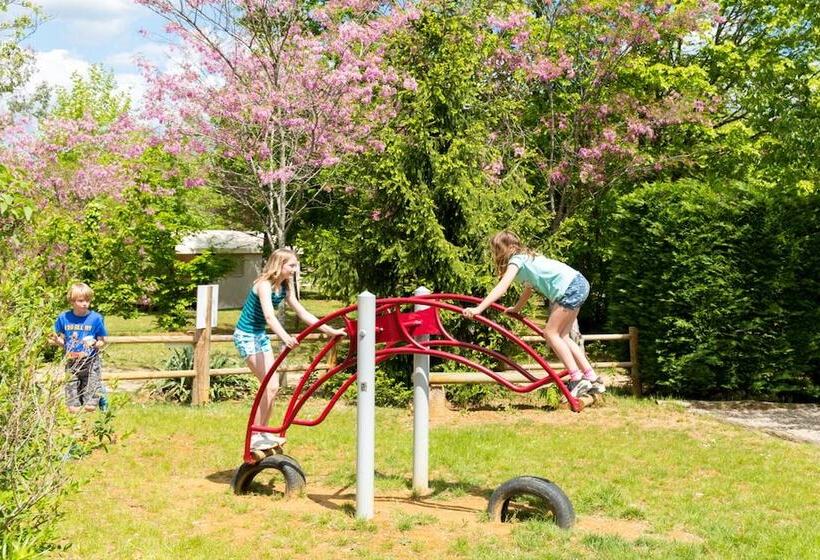 בית מלון כפרי Camping Les Charmes