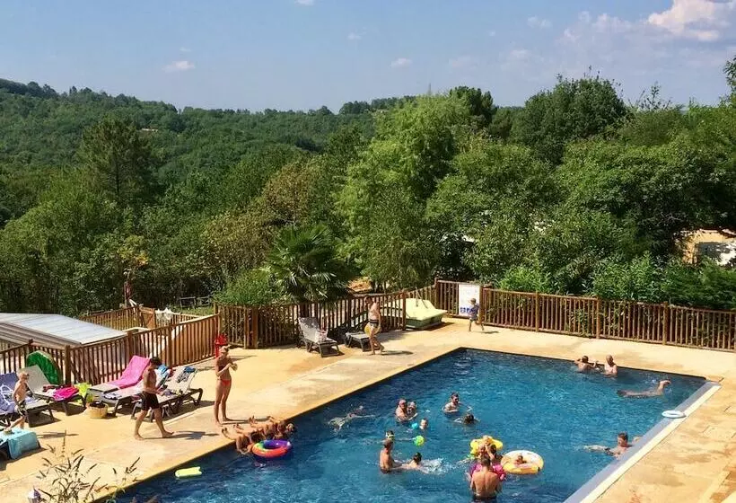 ホテル Camping Les Charmes