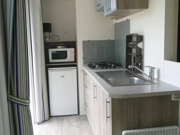 ホテル Camping Les Charmes