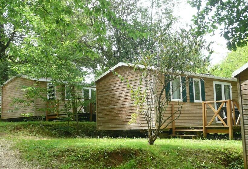 בית מלון כפרי Camping Les Charmes