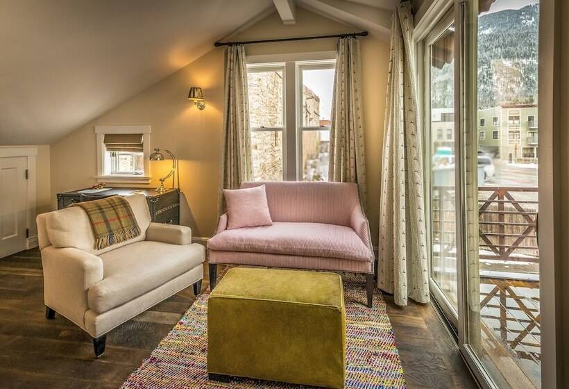 فندق Dunton Town House