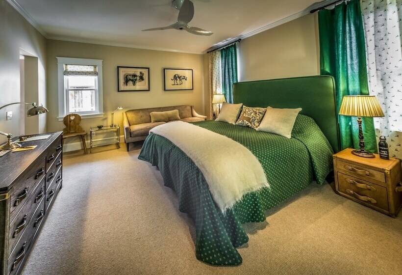 فندق Dunton Town House