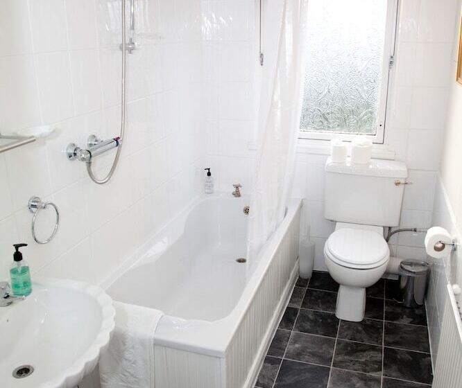 בית מלון כפרי Richmond House