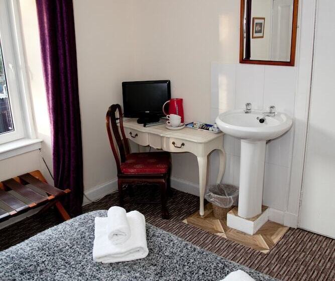 בית מלון כפרי Richmond House