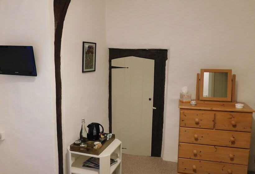 Middletown Farmhouse B&b