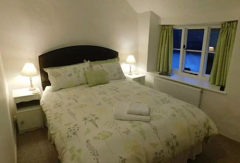 Middletown Farmhouse B&b