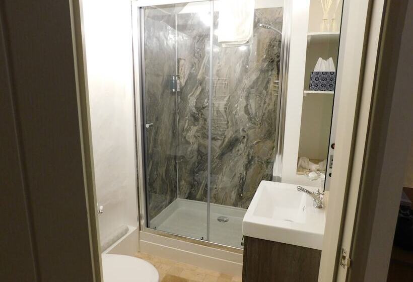 Middletown Farmhouse B&b