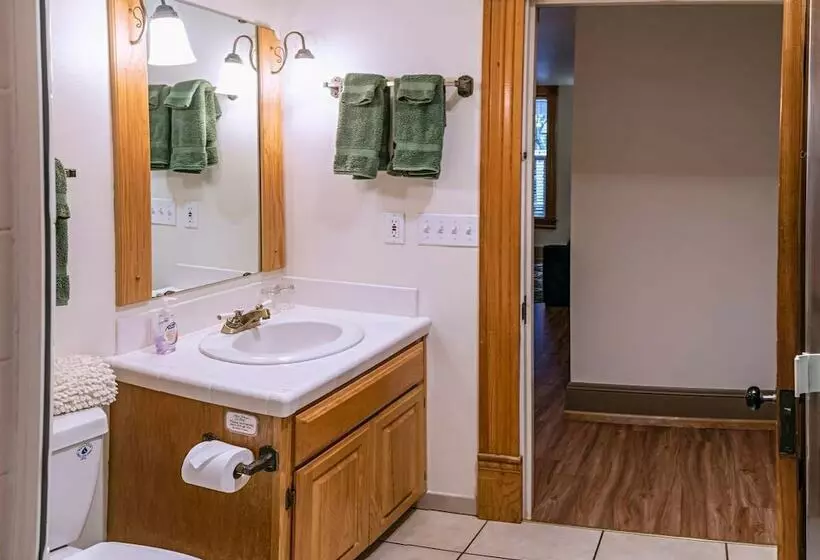 Oak Sherwin House Near Osf