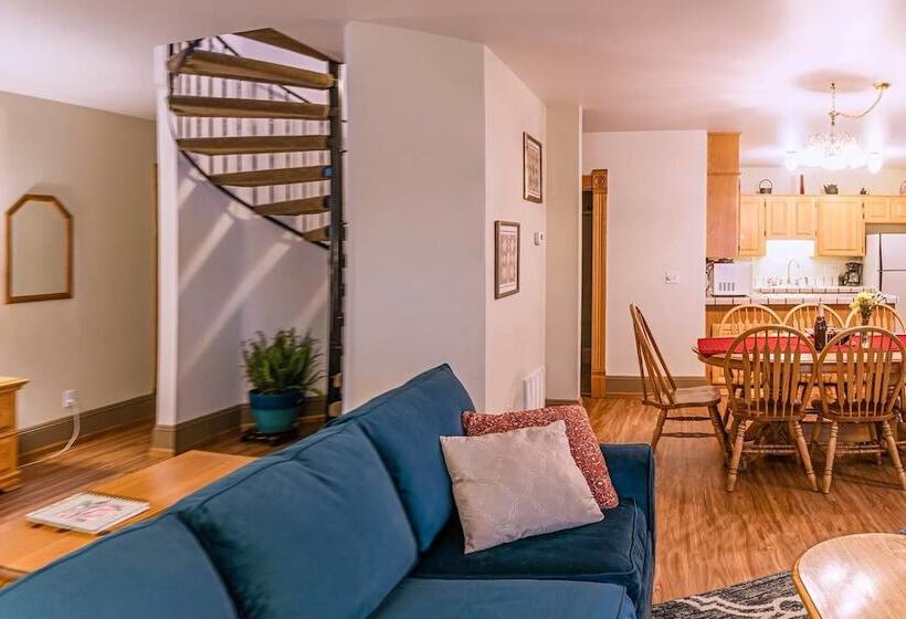 Oak Sherwin House Near Osf