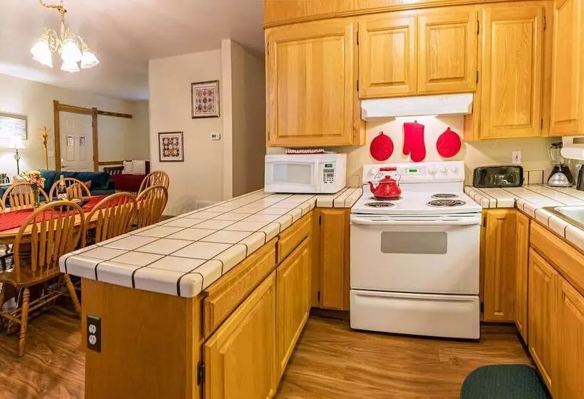 Oak Sherwin House Near Osf