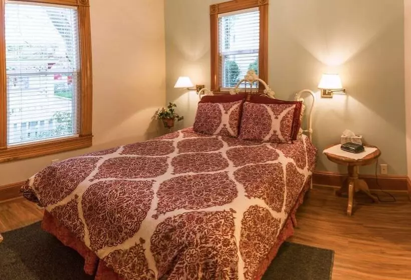 Oak Sherwin House Near Osf