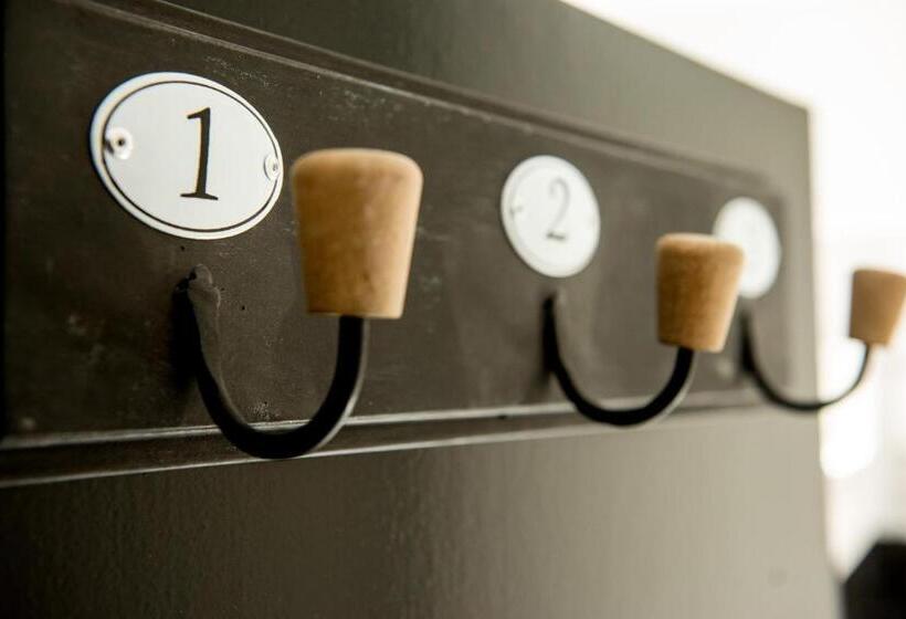 پانسیون Les Suites Du 17