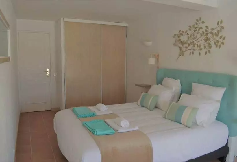 Villa La Terre Des Lauriers B&b