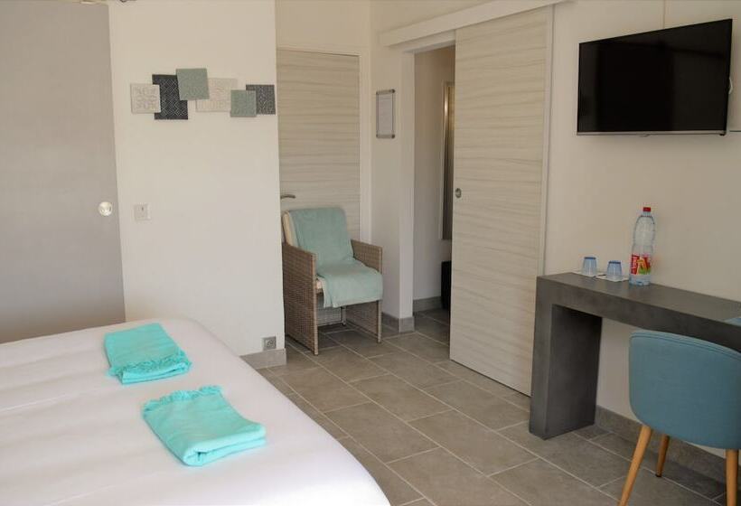 Villa La Terre Des Lauriers B&b