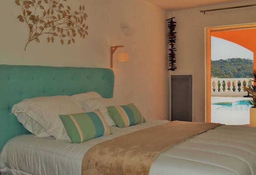 Villa La Terre Des Lauriers B&b