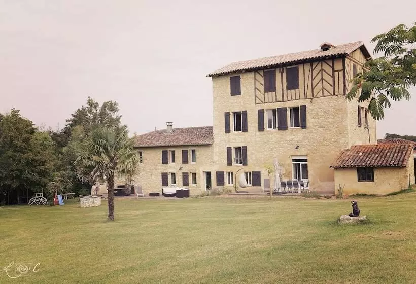 ベッドアンドブレックファースト A Clairefontaine