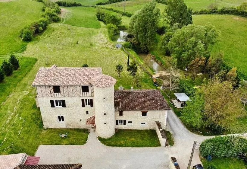 ベッドアンドブレックファースト A Clairefontaine