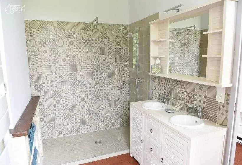 ベッドアンドブレックファースト A Clairefontaine