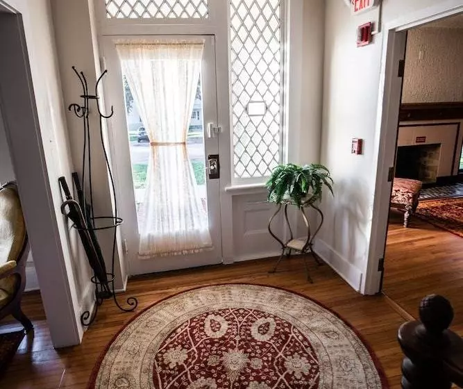 ベッドアンドブレックファースト Live Oaks Inn