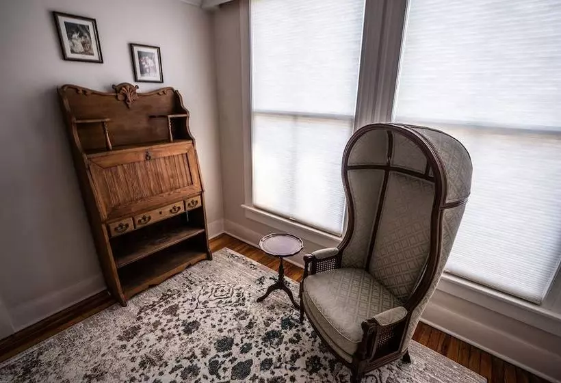 ベッドアンドブレックファースト Live Oaks Inn