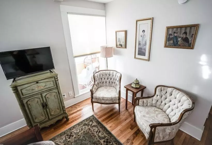 ベッドアンドブレックファースト Live Oaks Inn