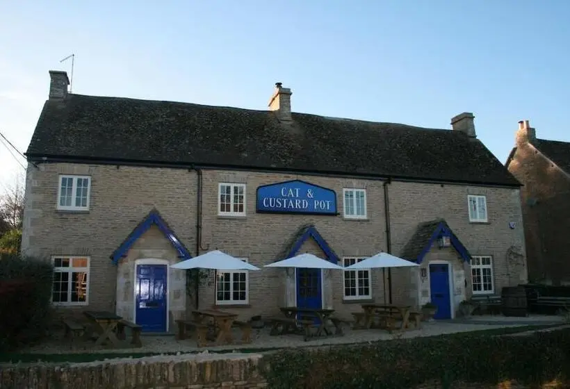 Cat And Custard Pot Inn
