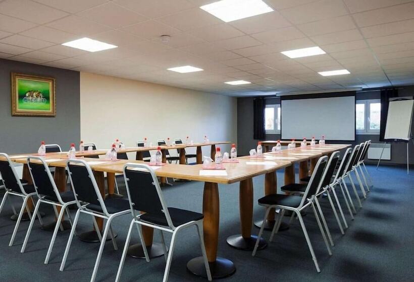 Enzo Hotel Brétigny