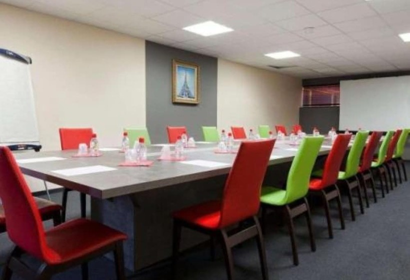 Enzo Hotel Brétigny