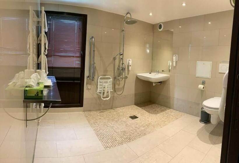 Enzo Hotel Brétigny