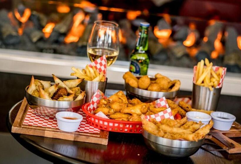 Отель Holiday Inn Express   Derry   Londonderry, An Ihg