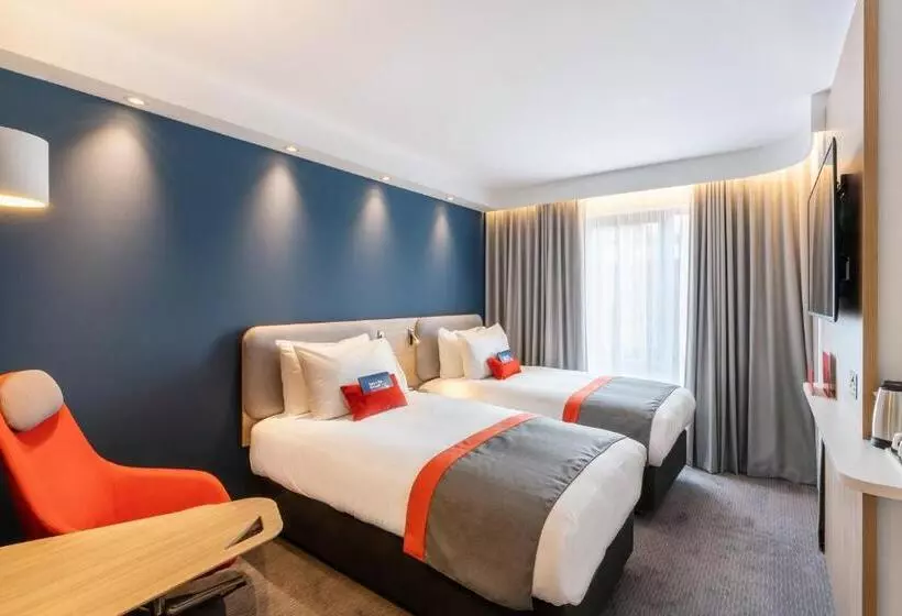 هتل Holiday Inn Express   Derry   Londonderry, An Ihg