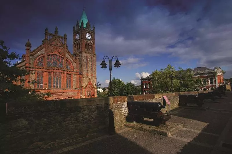 هتل Holiday Inn Express   Derry   Londonderry, An Ihg