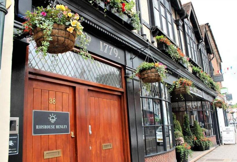 فندق Rioshouse Henley